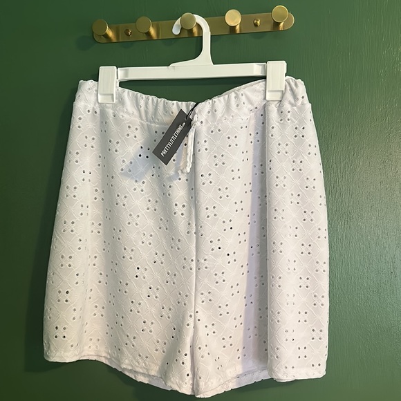 Maternity Eyelet Floaty Shorts - Picture 7 of 7